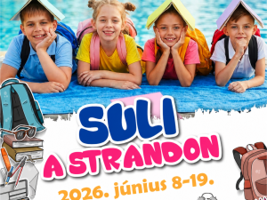 Four smiling children with backpacks lie on a blue towel by a pool, wearing paper hats; colorful event title 'Suli a strandon' and date '2026. június 8-19' appear at the bottom, advertising a summer camp.